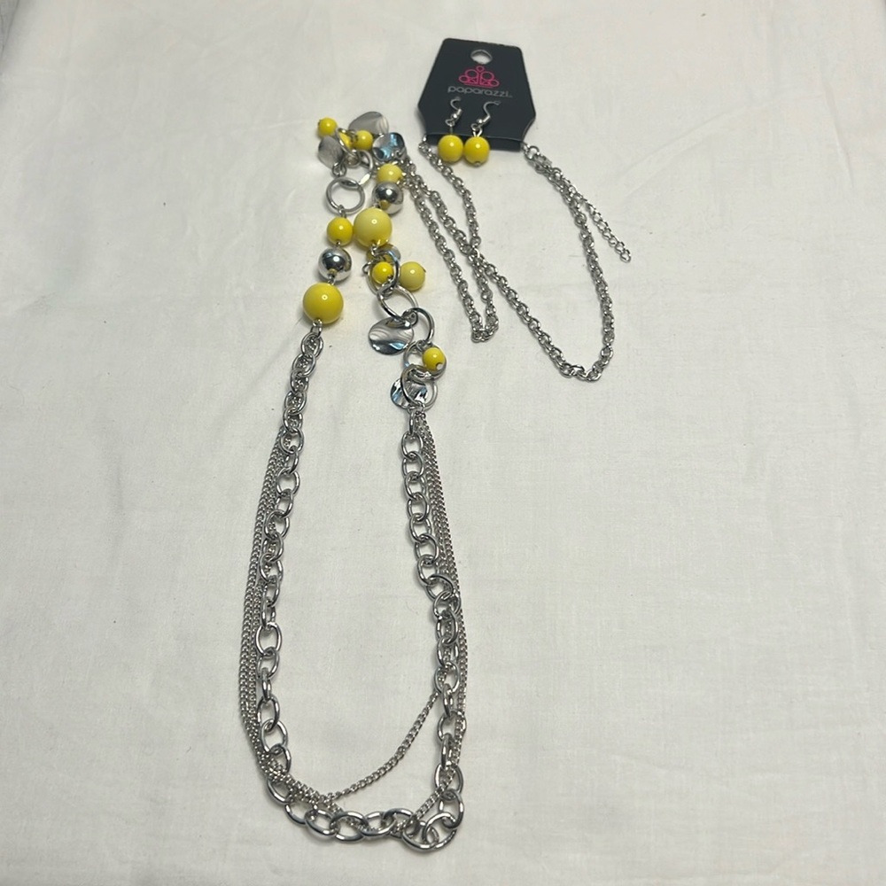 Paparazzi 21” Necklace with matching earrings